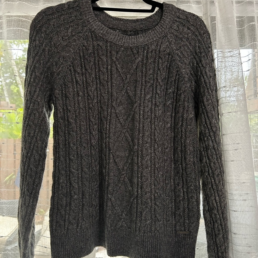 Women’s Gray Cable Knit Sweater